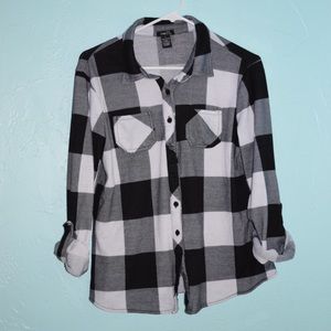 black and white buffalo check pattern button up